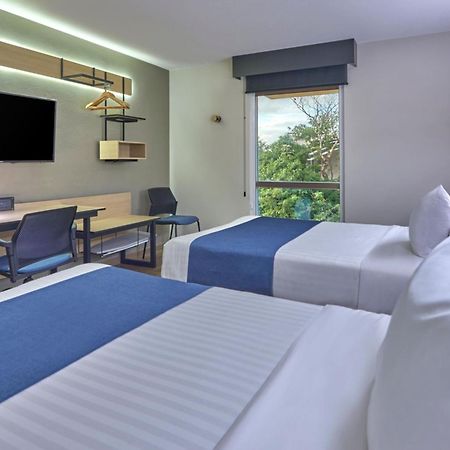 City Express By Marriott Playa Del Carmen Bagian luar foto