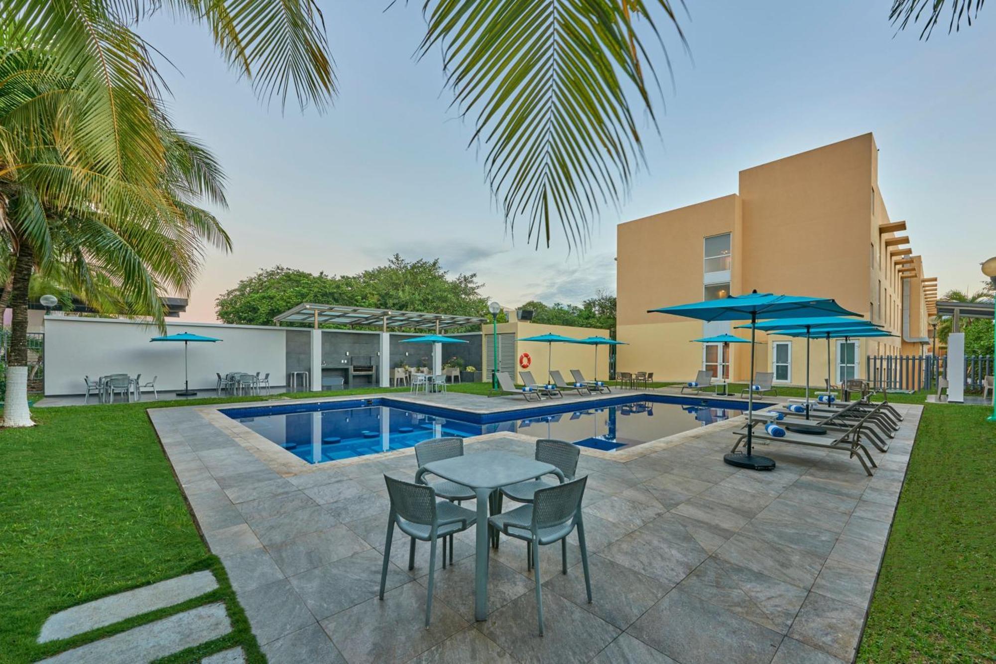 City Express By Marriott Playa Del Carmen Bagian luar foto