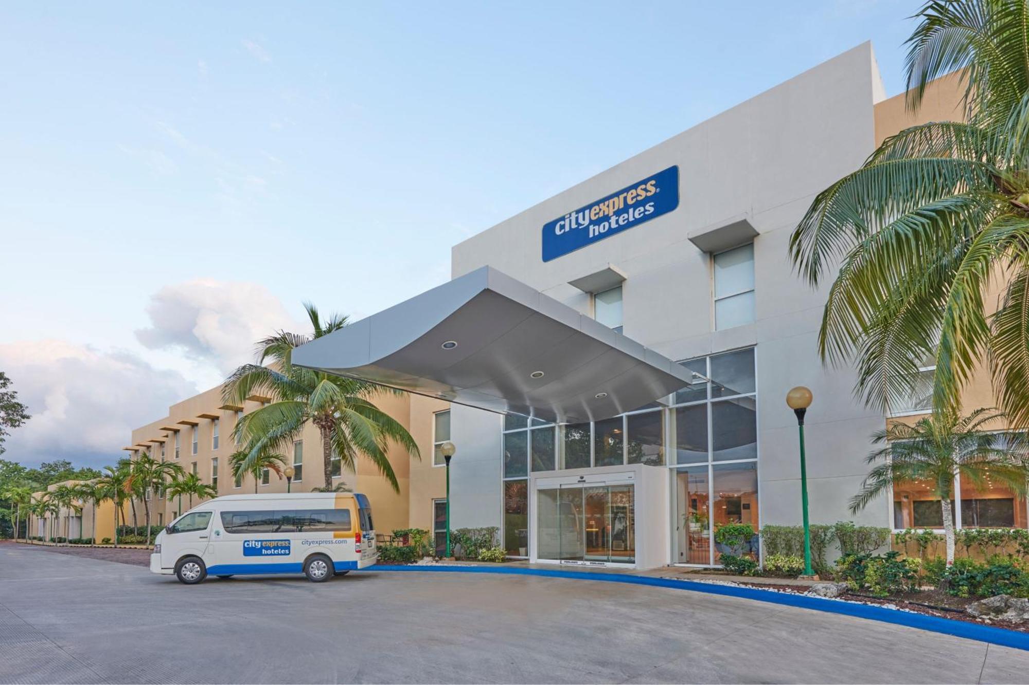 City Express By Marriott Playa Del Carmen Bagian luar foto