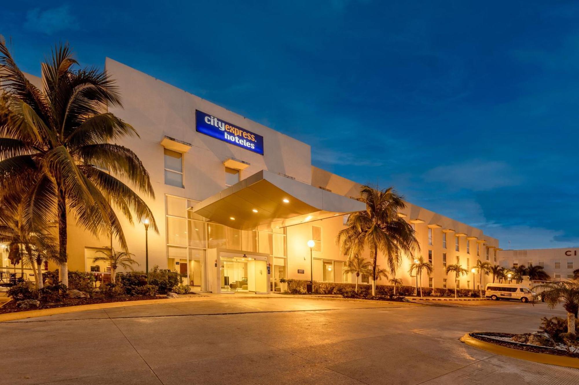 City Express By Marriott Playa Del Carmen Bagian luar foto